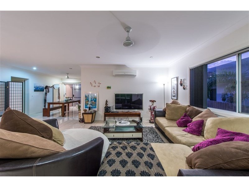 36 Parker Road, Cannonvale QLD 4802