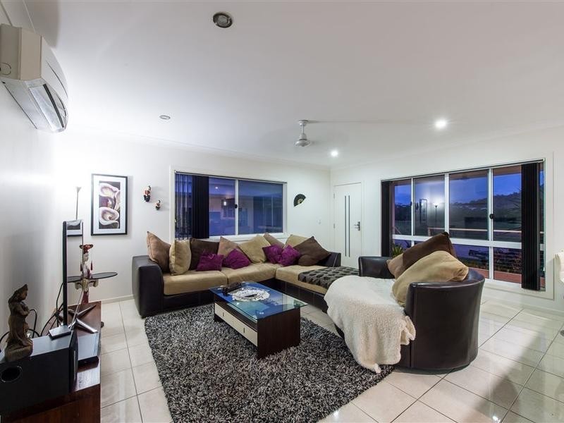 36 Parker Road, Cannonvale QLD 4802