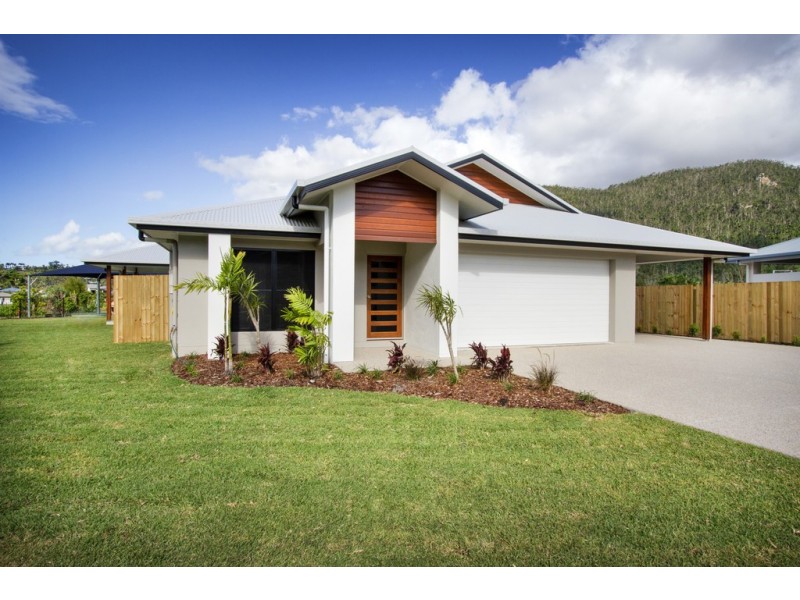 9 Parker Road, Cannonvale QLD 4802