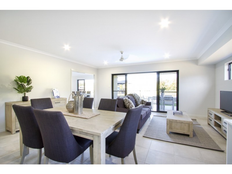 9 Parker Road, Cannonvale QLD 4802