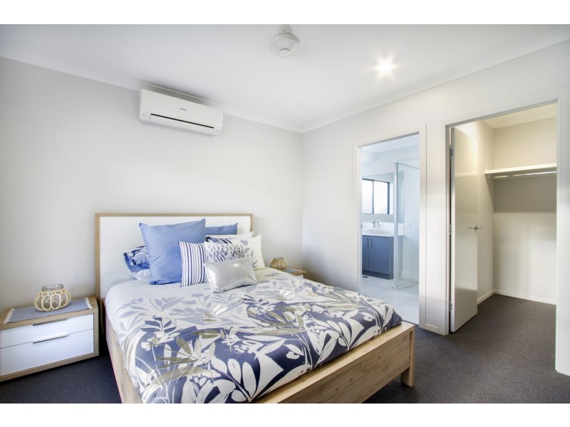 9 Parker Road, Cannonvale QLD 4802