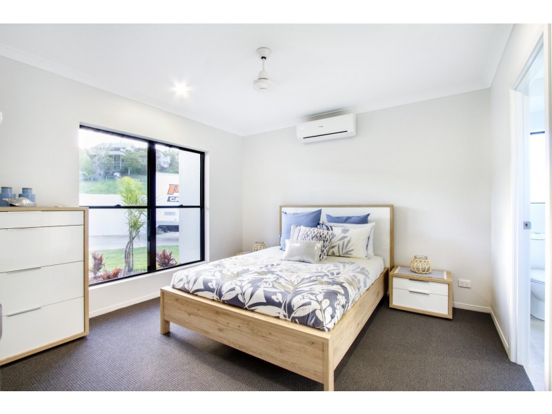 9 Parker Road, Cannonvale QLD 4802