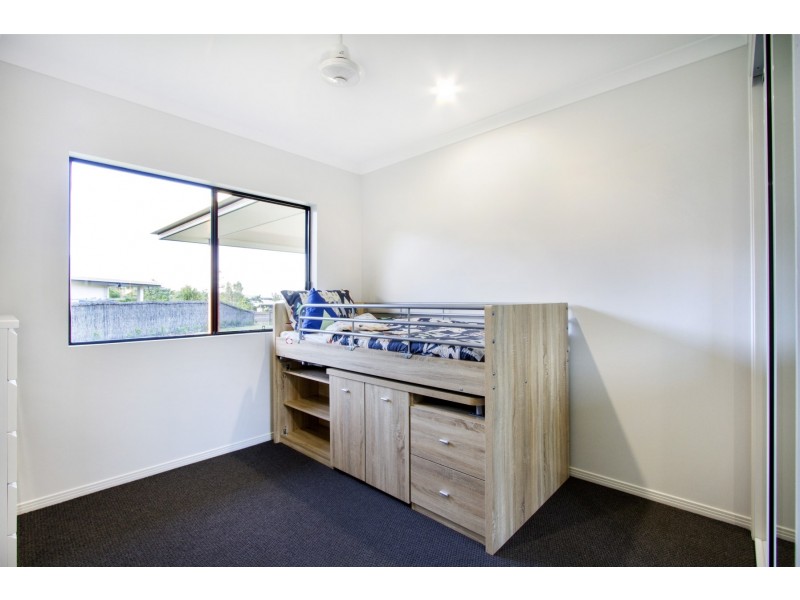 9 Parker Road, Cannonvale QLD 4802