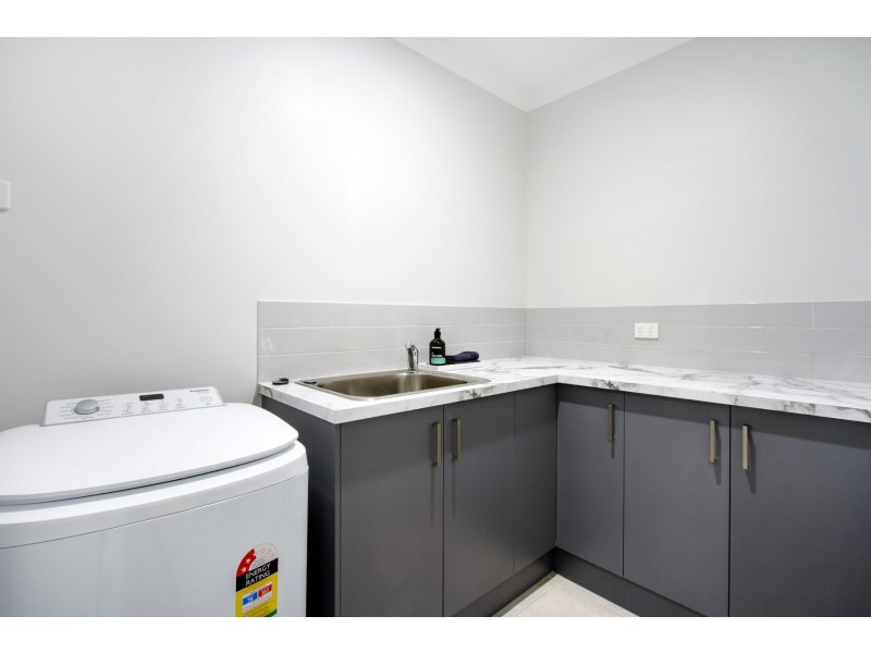 9 Parker Road, Cannonvale QLD 4802