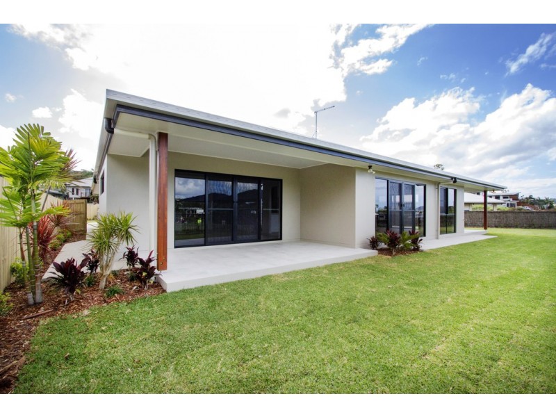 9 Parker Road, Cannonvale QLD 4802