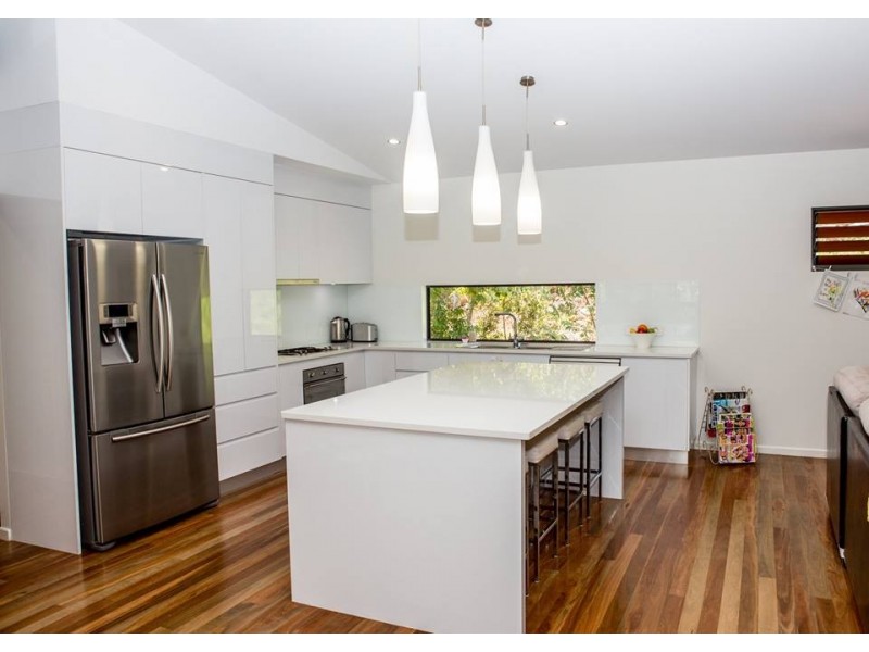 3 Raddle Court, Cannonvale QLD 4802