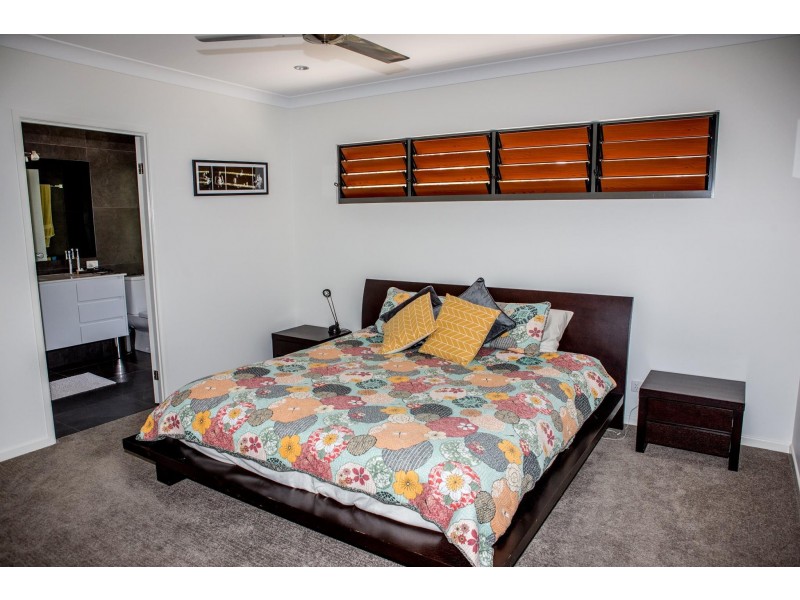 3 Raddle Court, Cannonvale QLD 4802