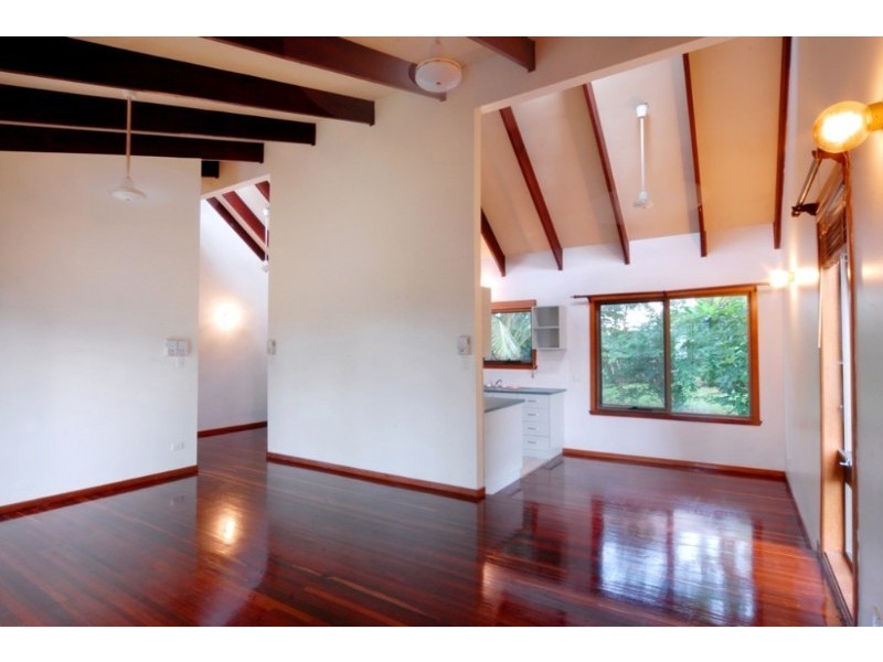 13 Wambiri, Cannonvale QLD 4802