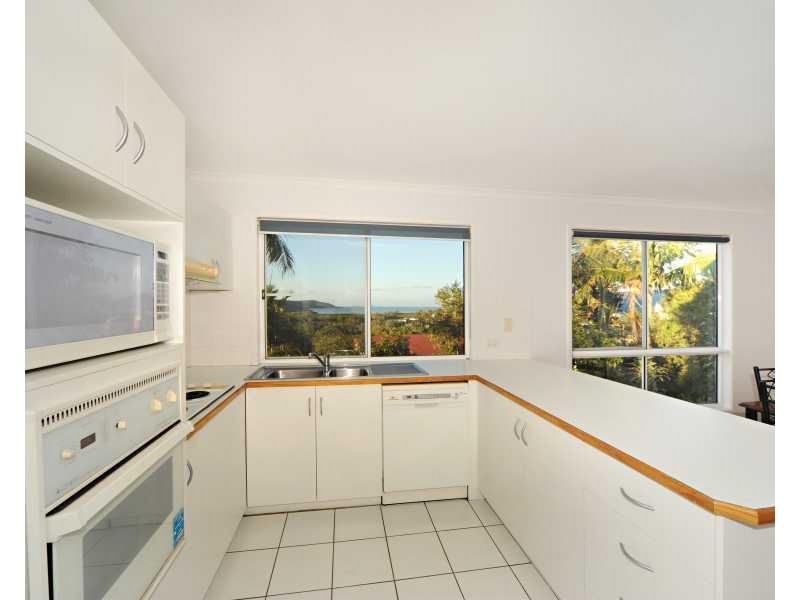 12 Hamilton Avenue, Cannonvale QLD 4802