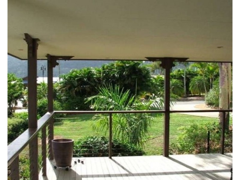 12 Hamilton Avenue, Cannonvale QLD 4802
