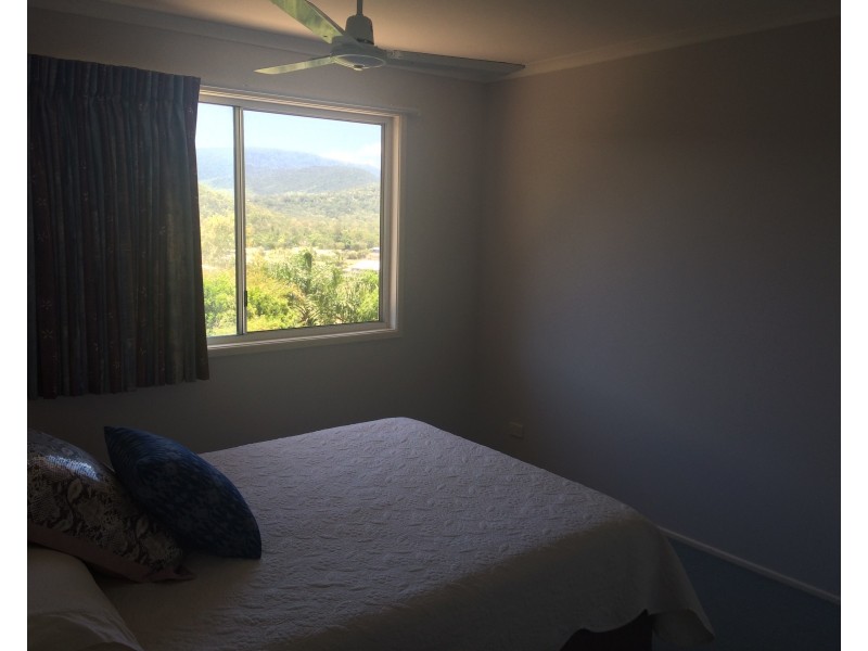 12 Hamilton Avenue, Cannonvale QLD 4802