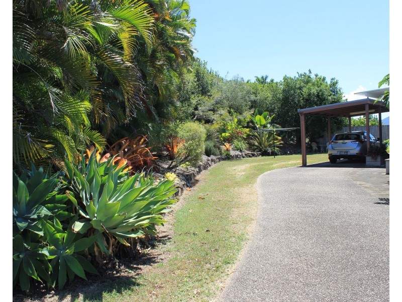 12 Hamilton Avenue, Cannonvale QLD 4802