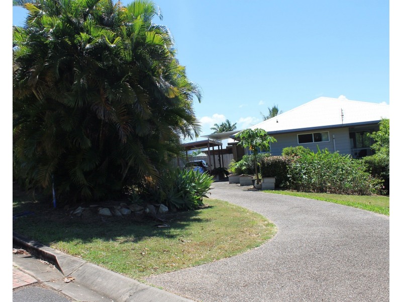12 Hamilton Avenue, Cannonvale QLD 4802