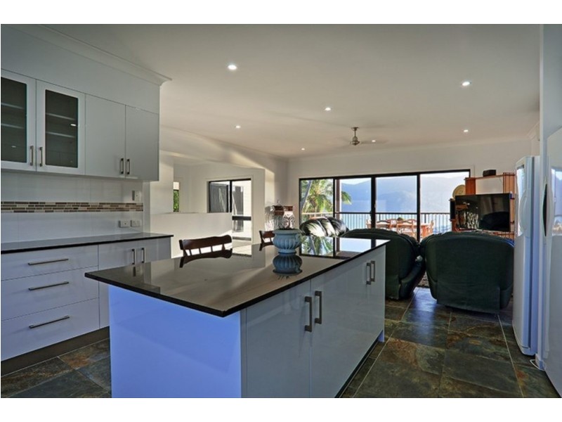 44 Harbour Avenue, Shute Harbour QLD 4802