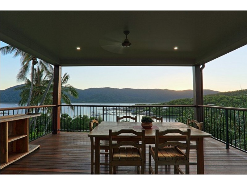 44 Harbour Avenue, Shute Harbour QLD 4802