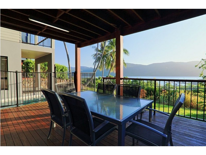 44 Harbour Avenue, Shute Harbour QLD 4802