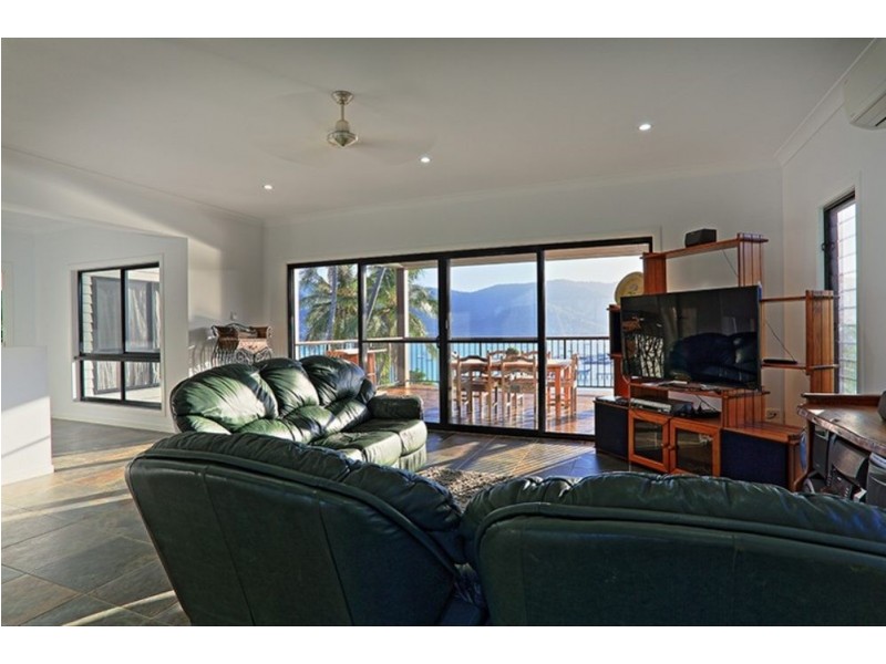 44 Harbour Avenue, Shute Harbour QLD 4802