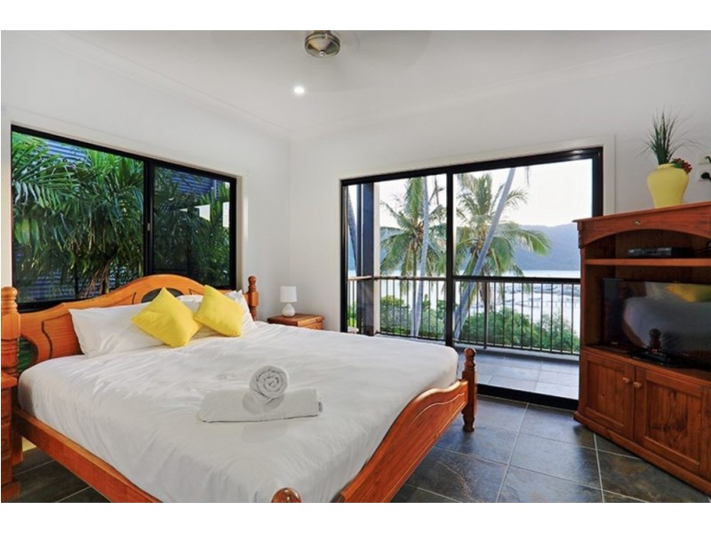 44 Harbour Avenue, Shute Harbour QLD 4802