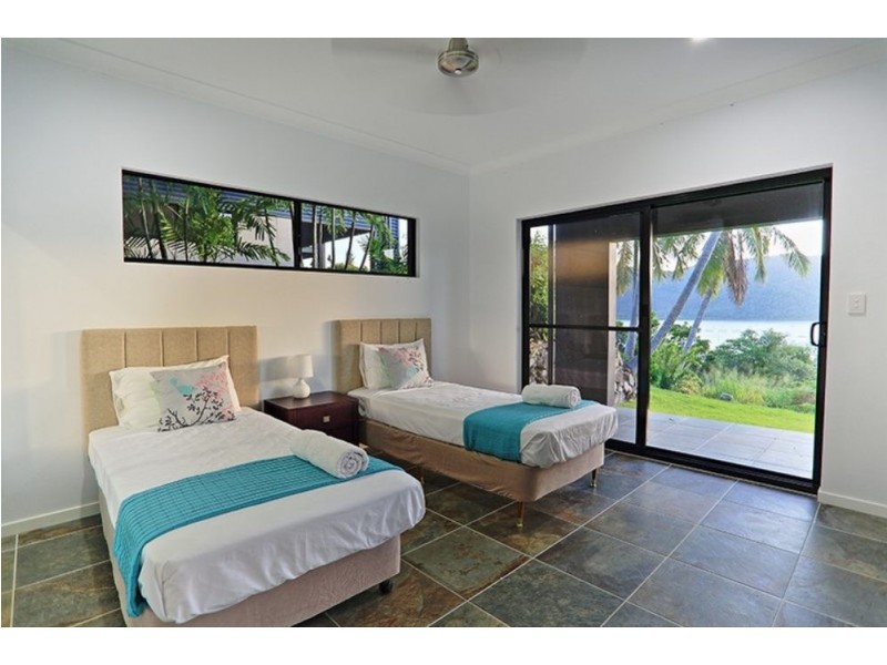 44 Harbour Avenue, Shute Harbour QLD 4802