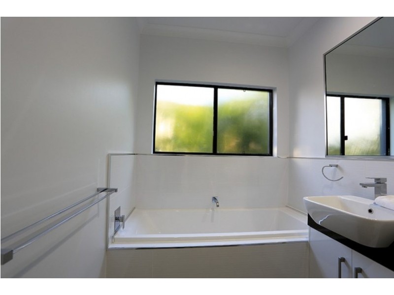 44 Harbour Avenue, Shute Harbour QLD 4802