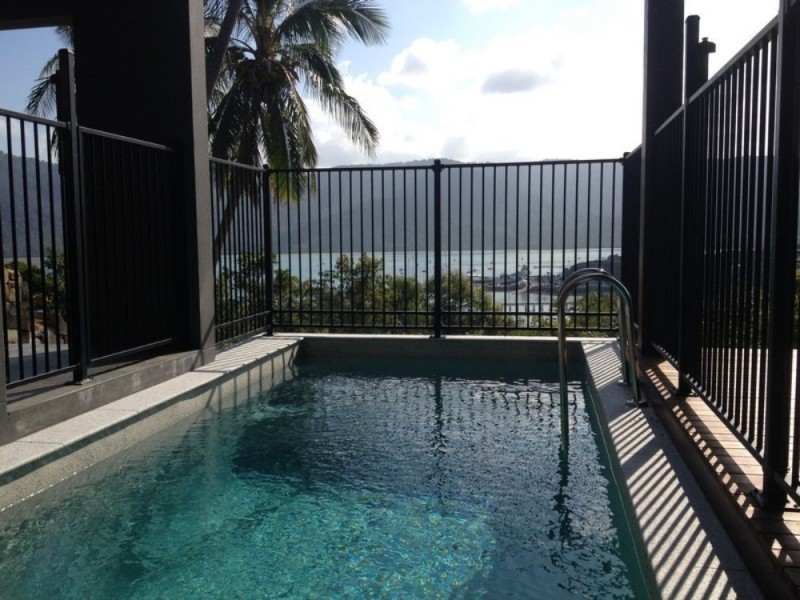 44 Harbour Avenue, Shute Harbour QLD 4802