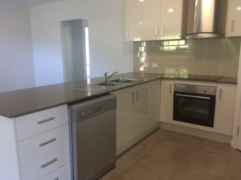 55 South Molle Blvd, Cannonvale QLD 4802