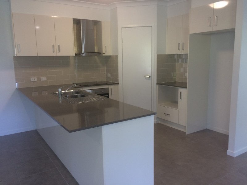 55 South Molle Blvd, Cannonvale QLD 4802