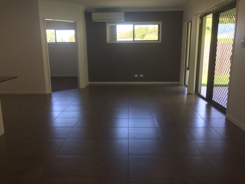 55 South Molle Blvd, Cannonvale QLD 4802