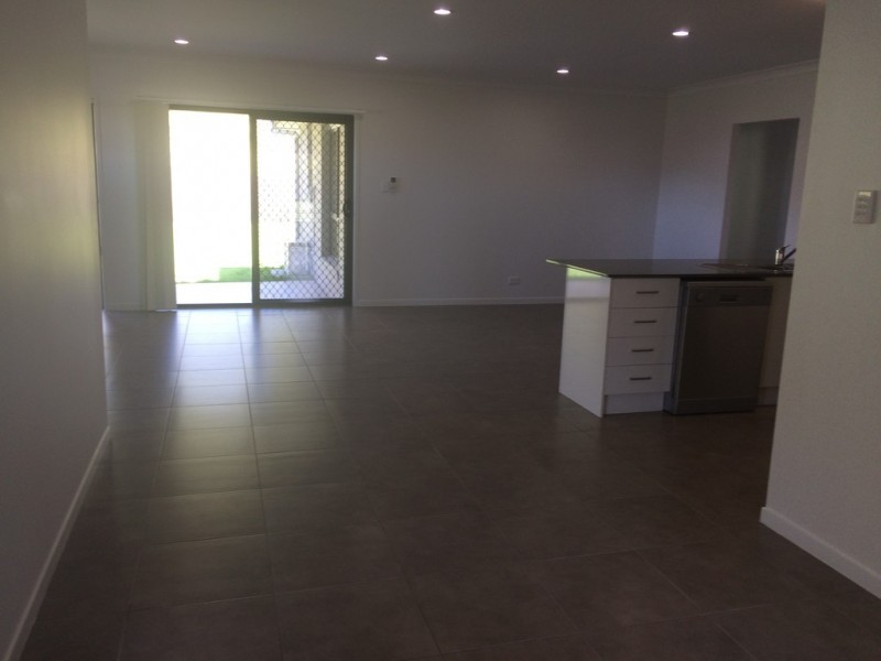 55 South Molle Blvd, Cannonvale QLD 4802