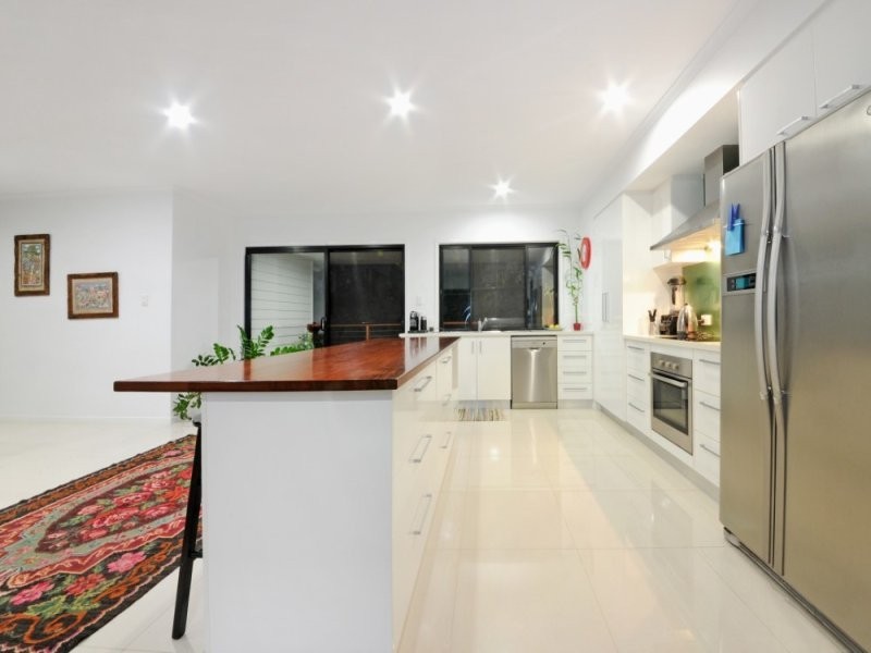 65 Country Rd, Cannonvale QLD 4802