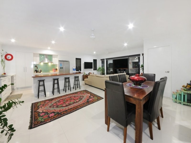 65 Country Rd, Cannonvale QLD 4802