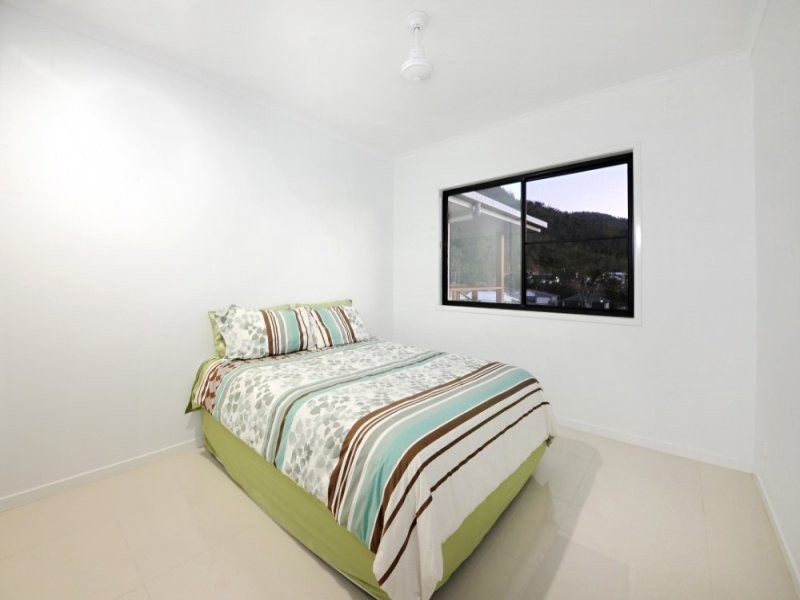 65 Country Rd, Cannonvale QLD 4802
