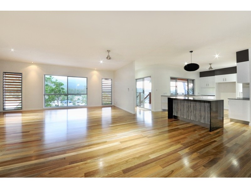 10 Raddle Court, Cannonvale QLD 4802