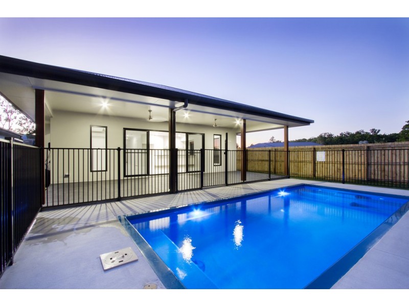25 Trader Crescent, Cannonvale QLD 4802