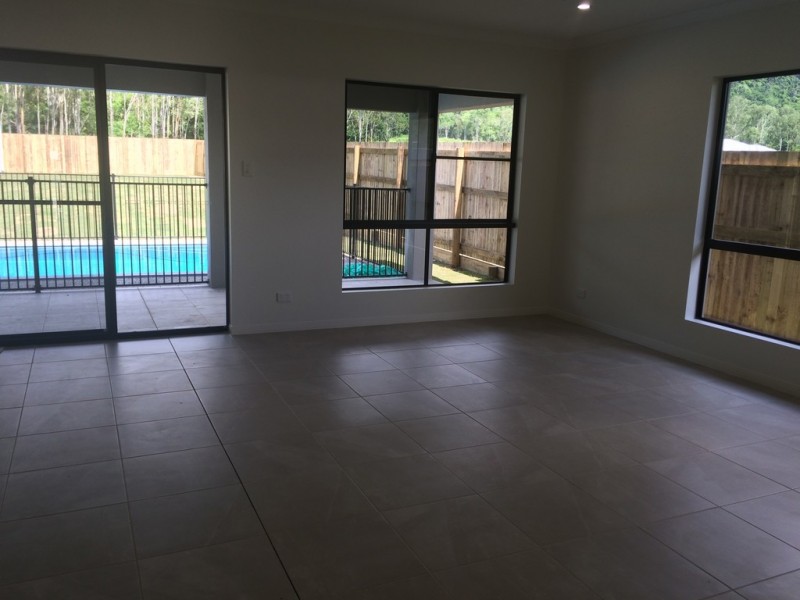 25 Trader Crescent, Cannonvale QLD 4802