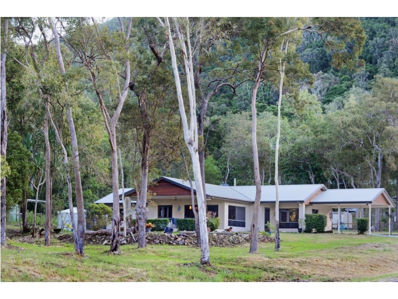 1 Remington Close, Mount Marlow QLD 4800