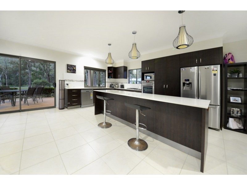 1 Remington Close, Mount Marlow QLD 4800