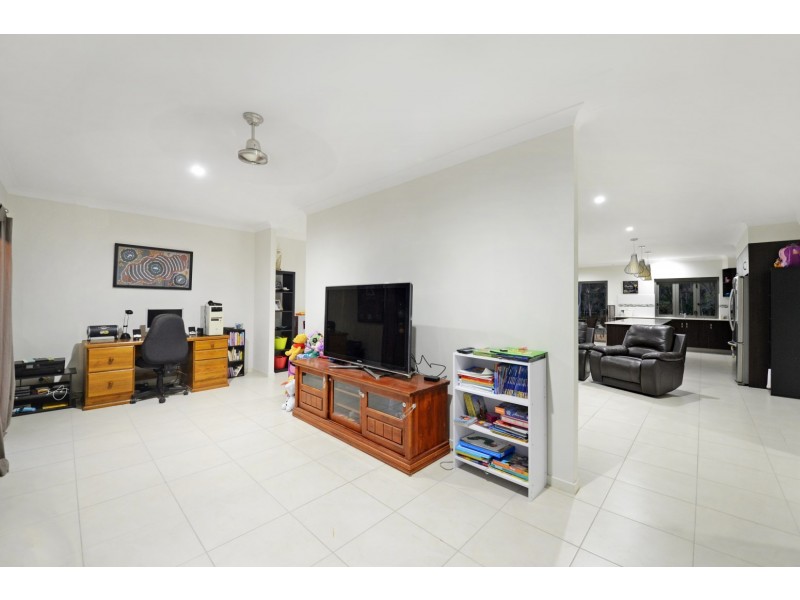 1 Remington Close, Mount Marlow QLD 4800
