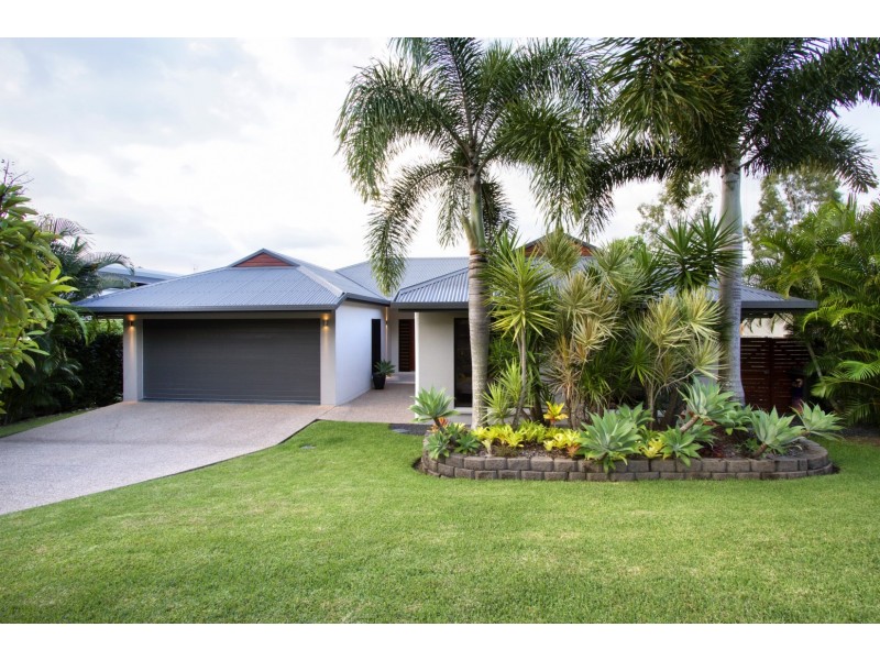 9 Ryben Court, Cannonvale QLD 4802