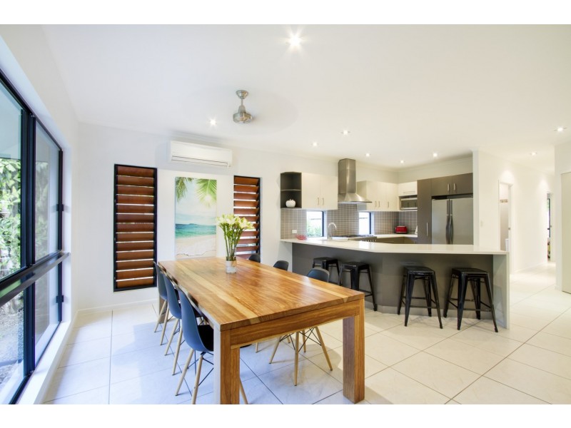 9 Ryben Court, Cannonvale QLD 4802