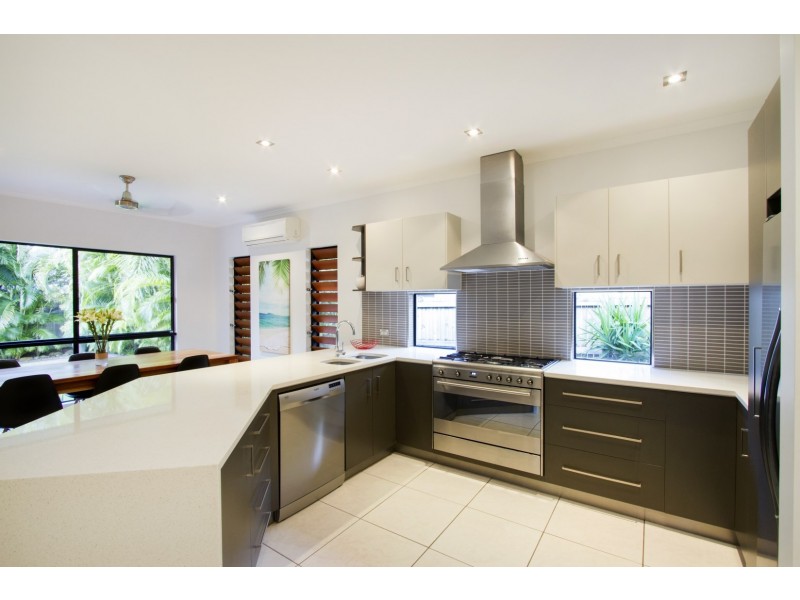 9 Ryben Court, Cannonvale QLD 4802