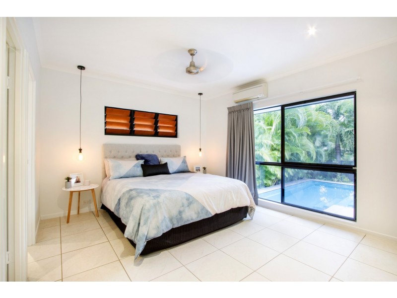 9 Ryben Court, Cannonvale QLD 4802