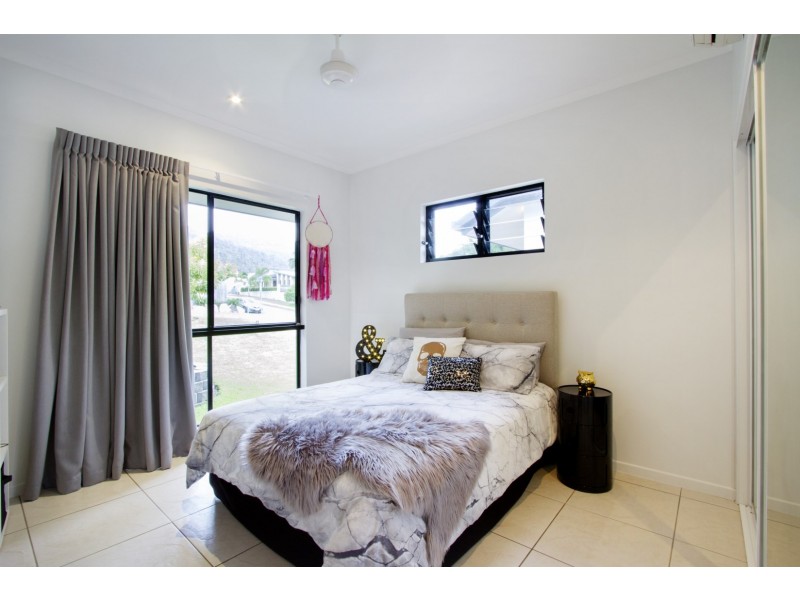 9 Ryben Court, Cannonvale QLD 4802