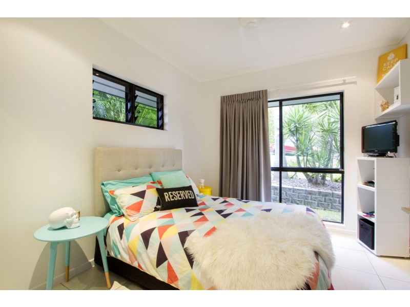 9 Ryben Court, Cannonvale QLD 4802