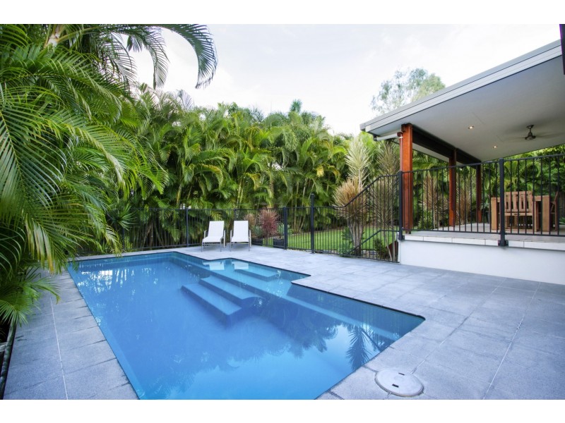 9 Ryben Court, Cannonvale QLD 4802