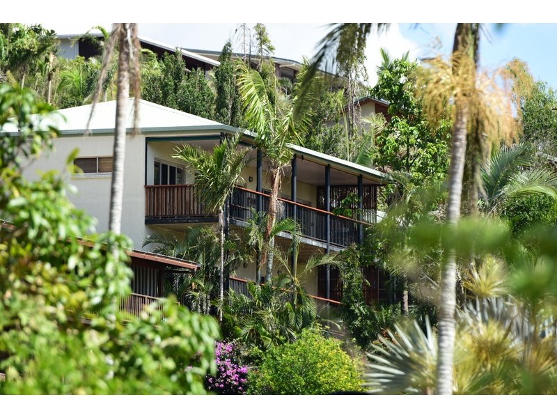 14 Country Road, Cannonvale QLD 4802