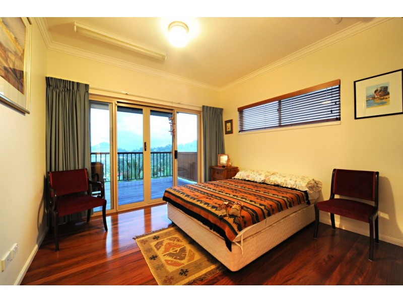 14 Country Road, Cannonvale QLD 4802