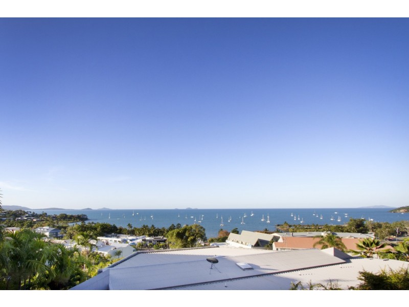 4/8 Golden Orchid Drive, Airlie Beach QLD 4802
