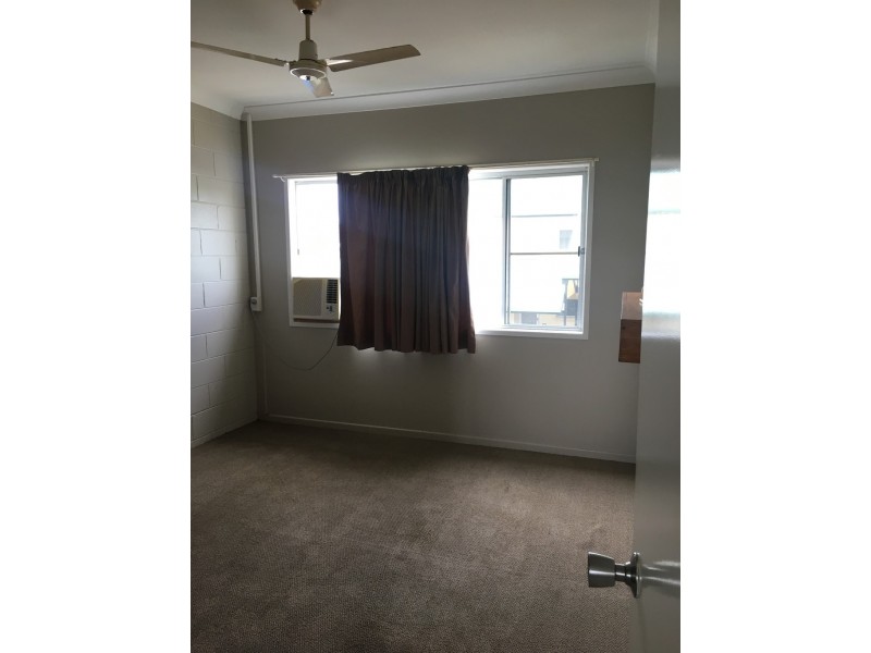 5/6 Robert Street, Proserpine QLD 4800
