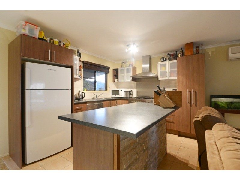 38 Island Drive, Cannonvale QLD 4802